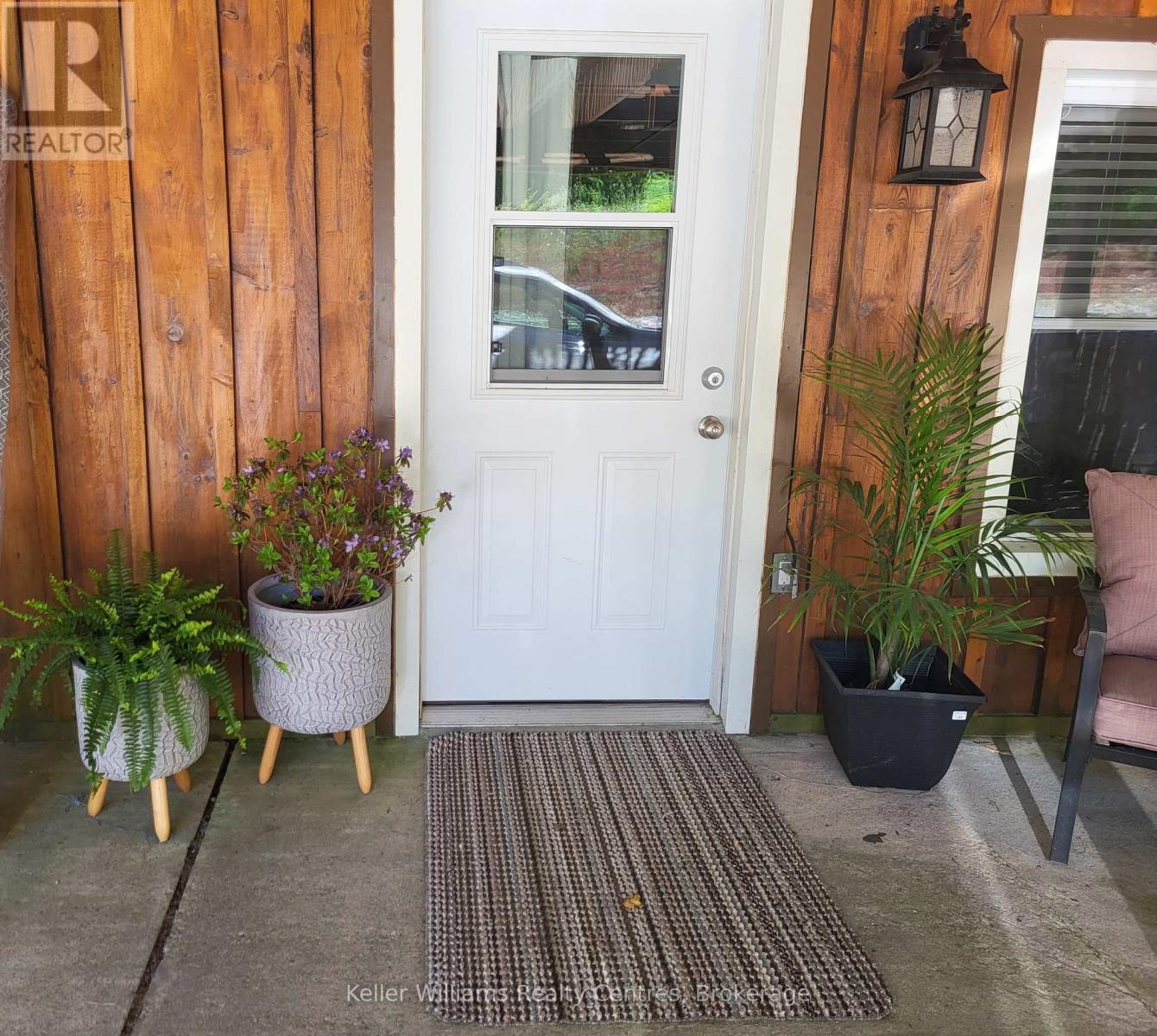 47 Bryant Street, South Bruce Peninsula, Ontario N0H 2T0 - Photo 2 - X12912032