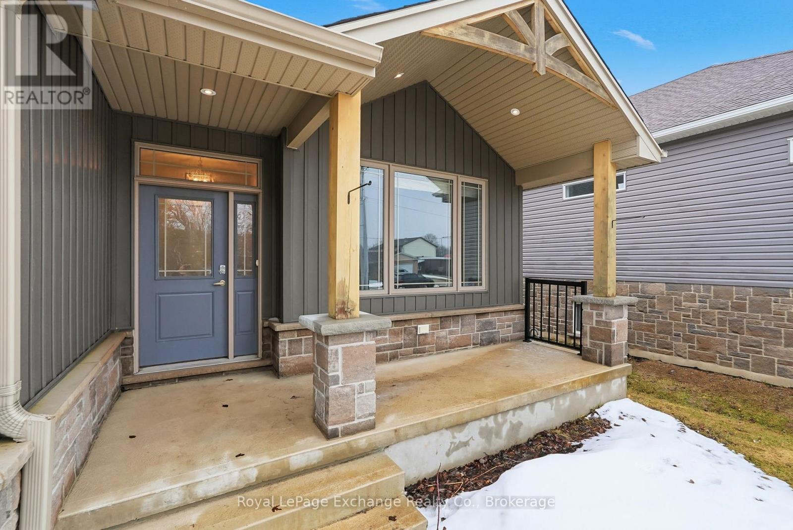 56 Chesley Street, Saugeen Shores, Ontario N0H 2L0 - Photo 6 - X12912312