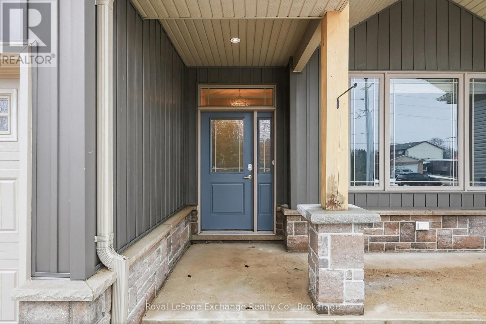56 Chesley Street, Saugeen Shores, Ontario N0H 2L0 - Photo 7 - X12912312