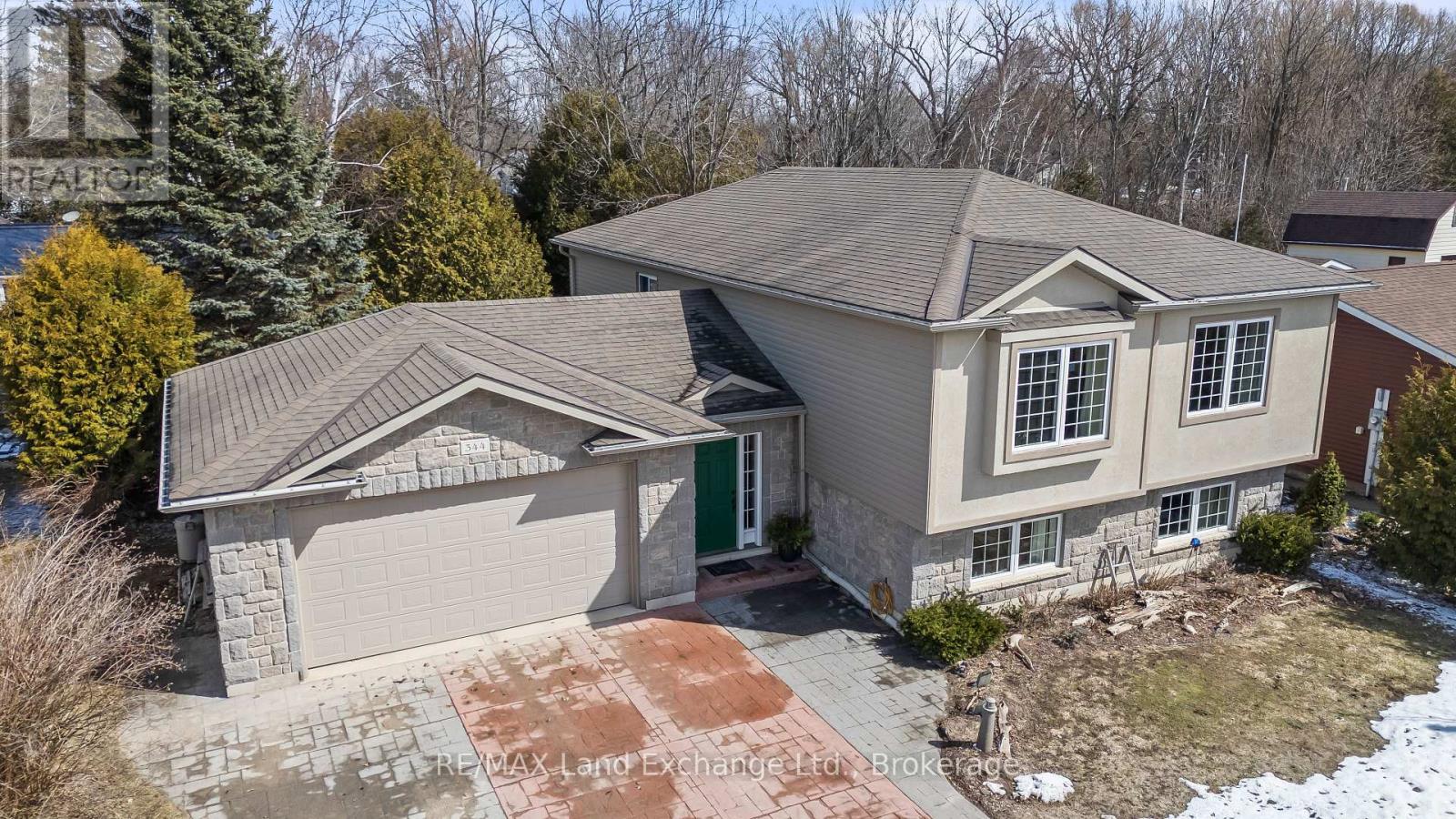 344 Lansdowne Street, Saugeen Shores, Ontario N0H 2L0 - Photo 2 - X12916904