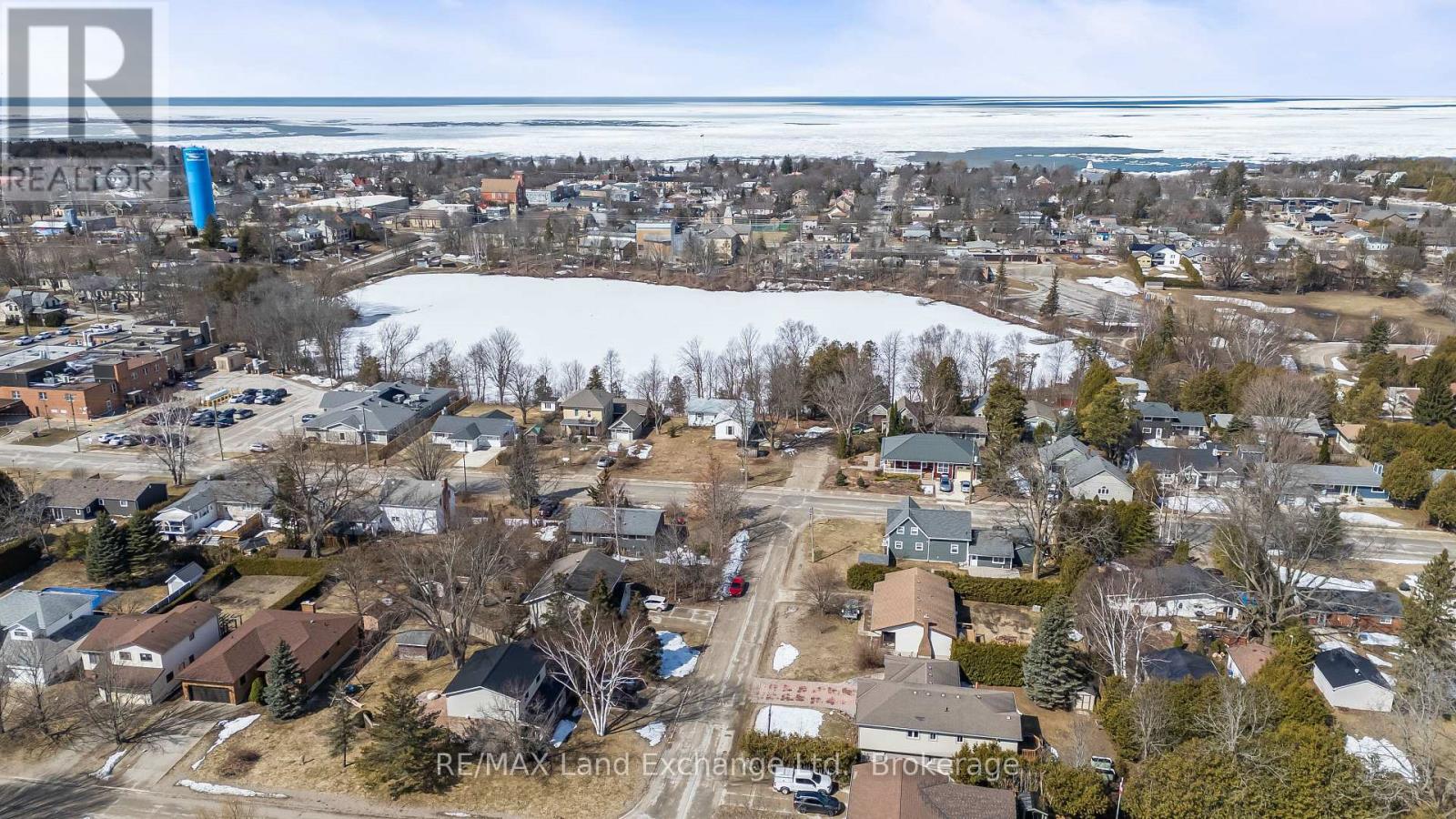 344 Lansdowne Street, Saugeen Shores, Ontario N0H 2L0 - Photo 3 - X12916904