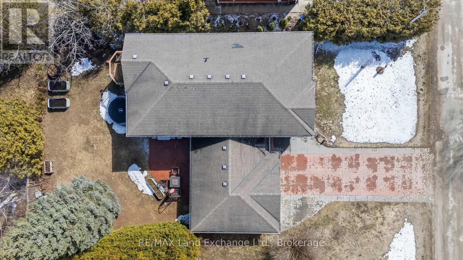 344 Lansdowne Street, Saugeen Shores, Ontario N0H 2L0 - Photo 5 - X12916904