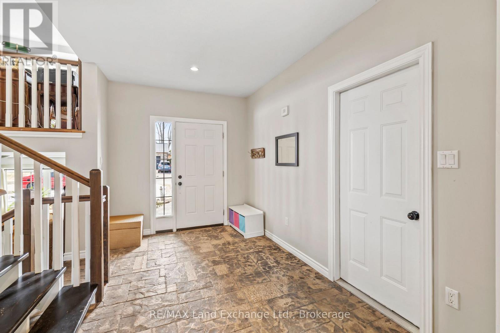 344 Lansdowne Street, Saugeen Shores, Ontario N0H 2L0 - Photo 8 - X12916904