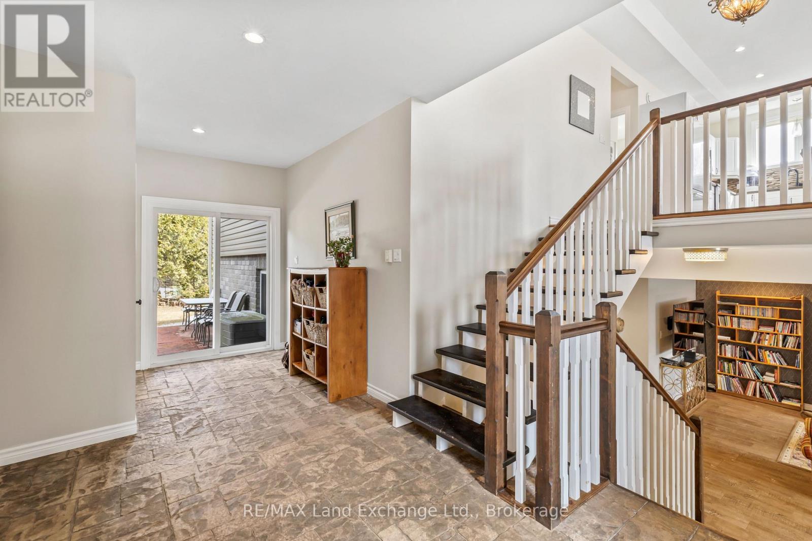 344 Lansdowne Street, Saugeen Shores, Ontario N0H 2L0 - Photo 9 - X12916904
