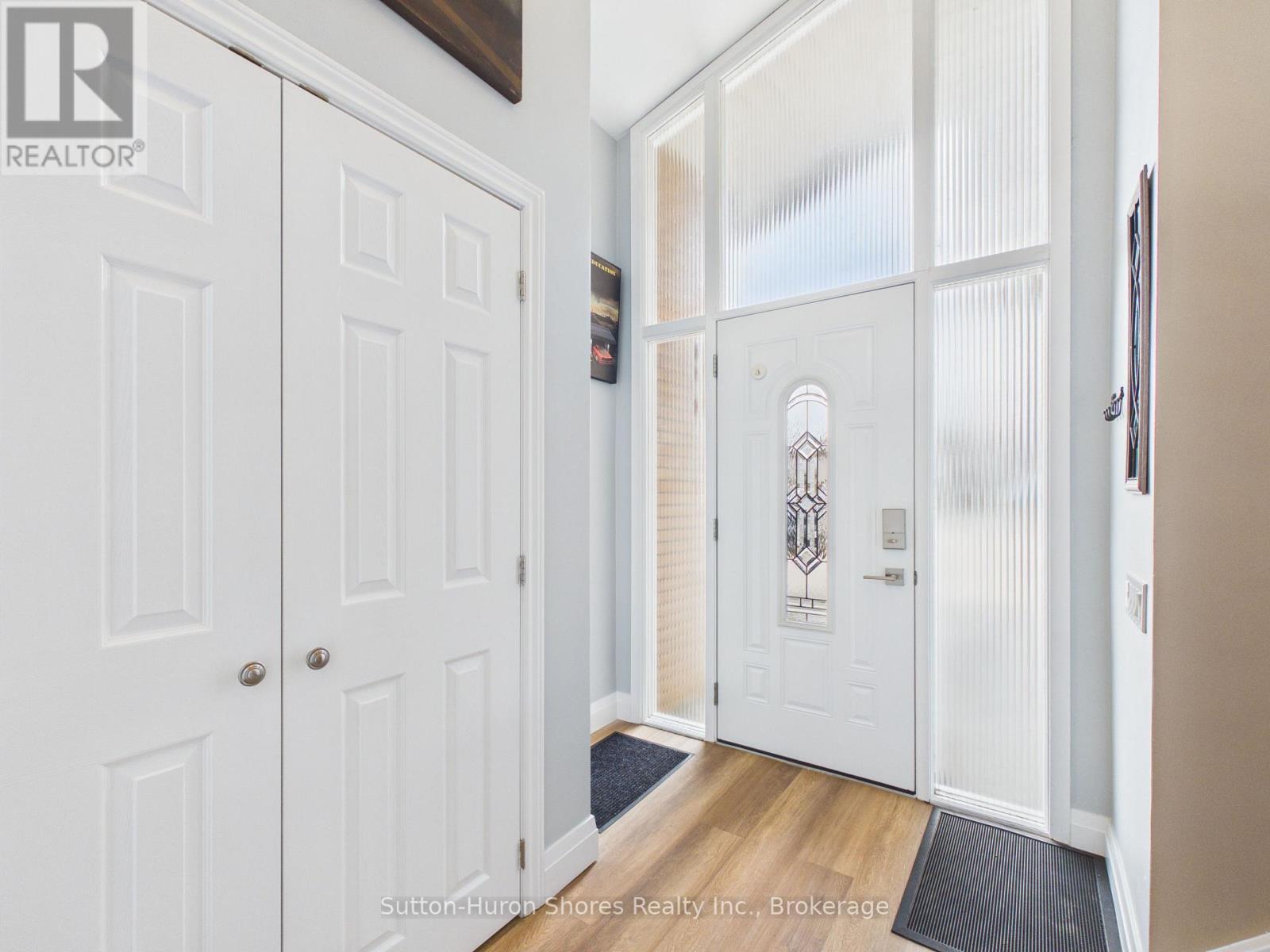 664 Pine Grove Drive, Saugeen Shores, Ontario N0H 2C3 - Photo 6 - X12917372