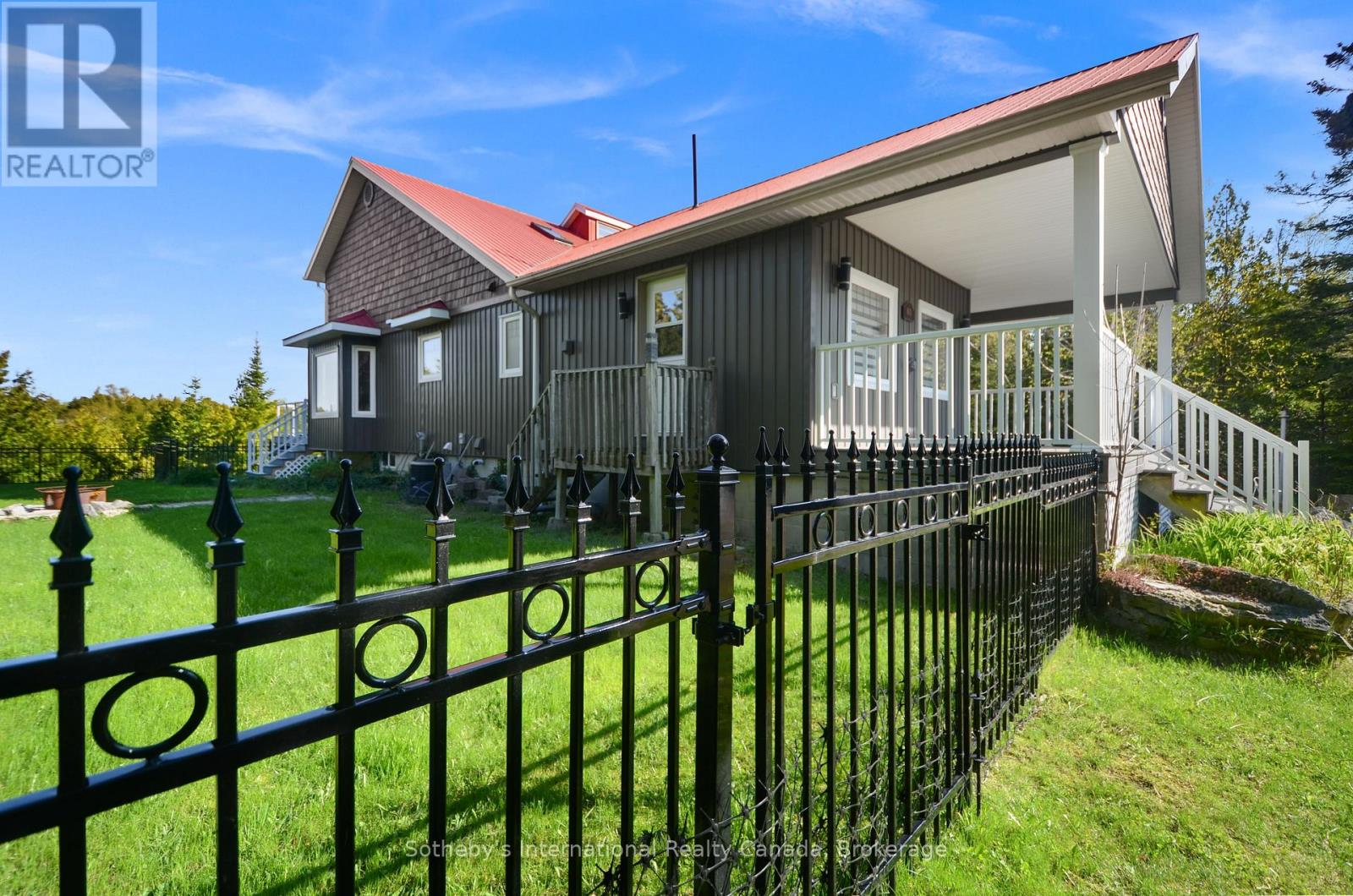 80 Corey Crescent, Northern Bruce Peninsula, Ontario N0H 2R0 - Photo 5 - X12917496