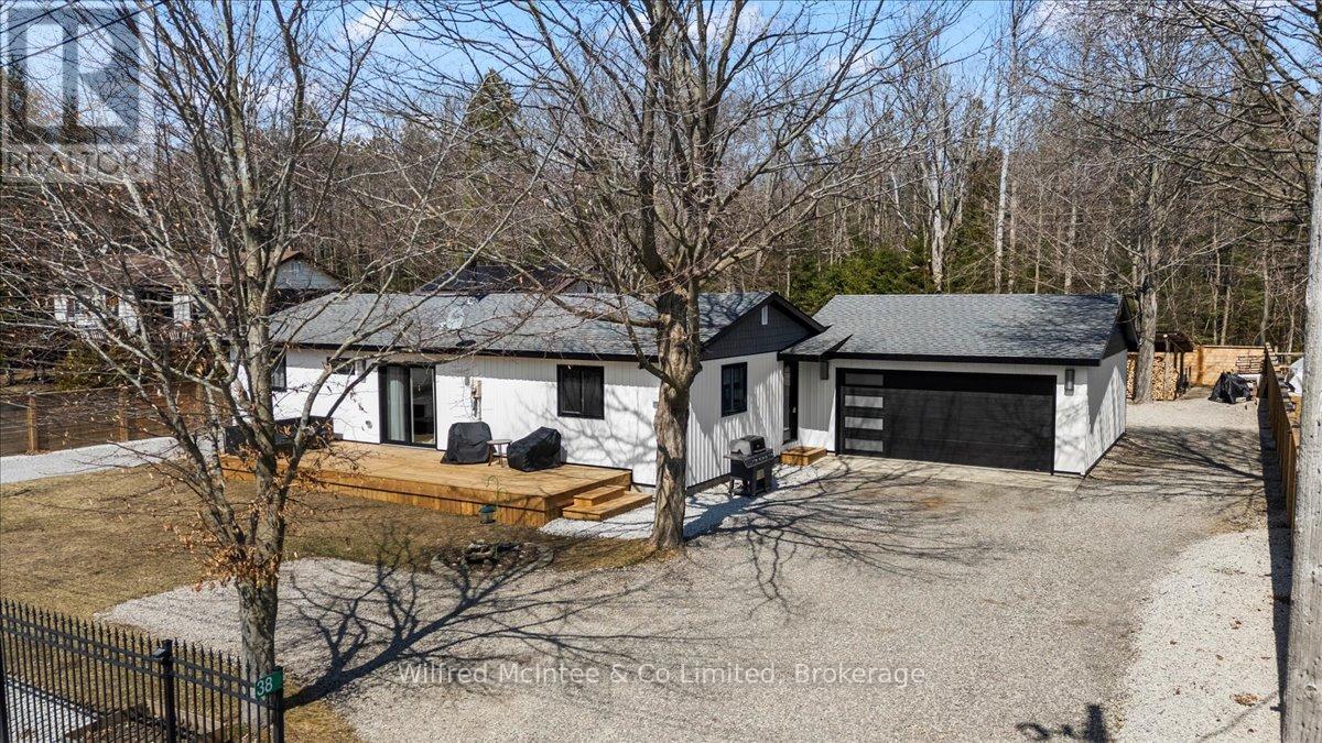 38 Allister Place, South Bruce Peninsula, Ontario N0H 2G0 - Photo 2 - X12923278