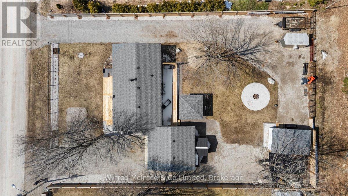 38 Allister Place, South Bruce Peninsula, Ontario N0H 2G0 - Photo 3 - X12923278