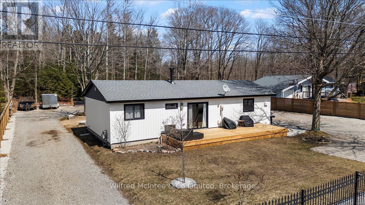 38 Allister Place, South Bruce Peninsula, Ontario N0H 2G0 - Photo 5 - X12923278