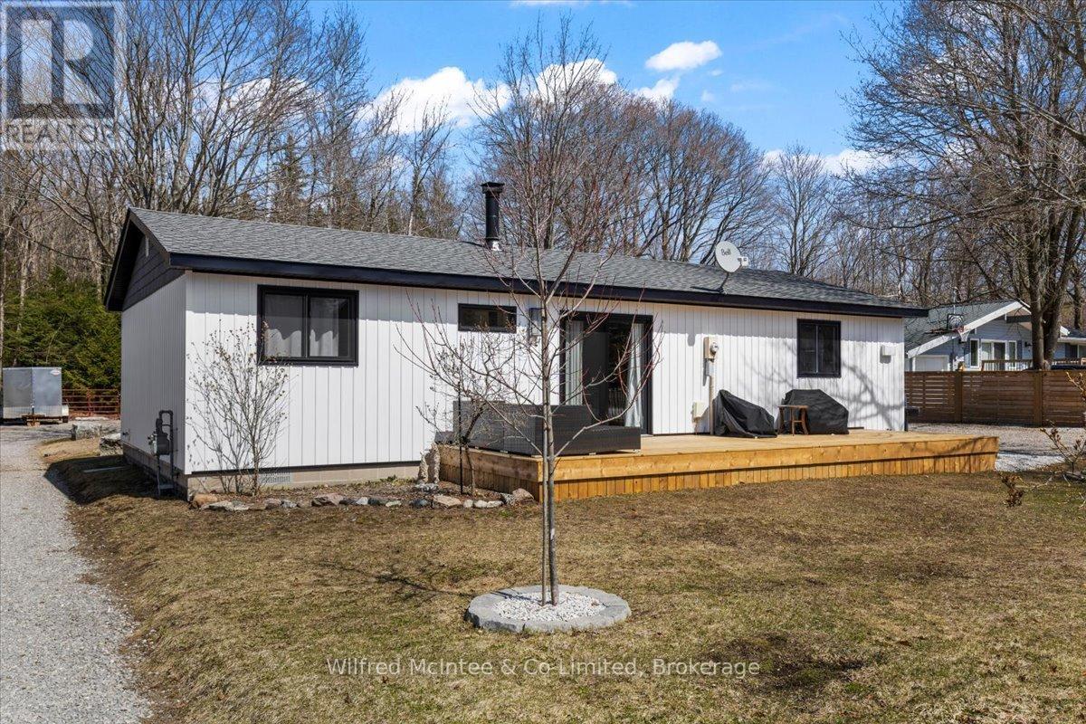 38 Allister Place, South Bruce Peninsula, Ontario N0H 2G0 - Photo 6 - X12923278