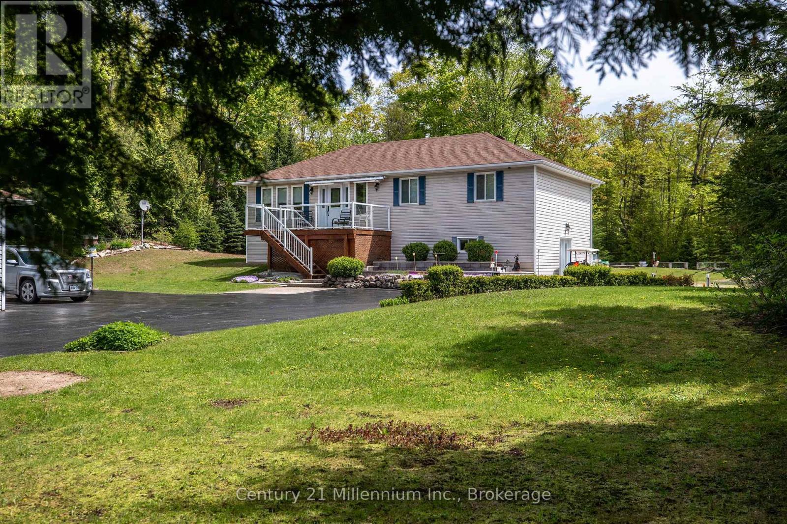 31 Hemlock Road, South Bruce Peninsula, Ontario N0H 2T0 - Photo 2 - X12923280
