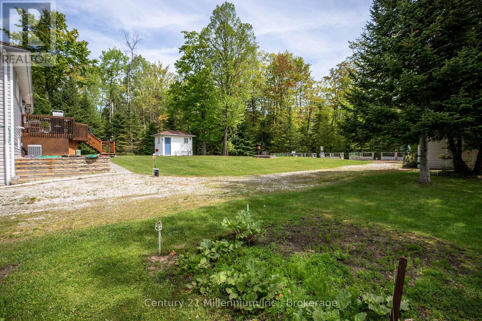 31 Hemlock Road, South Bruce Peninsula, Ontario N0H 2T0 - Photo 7 - X12923280