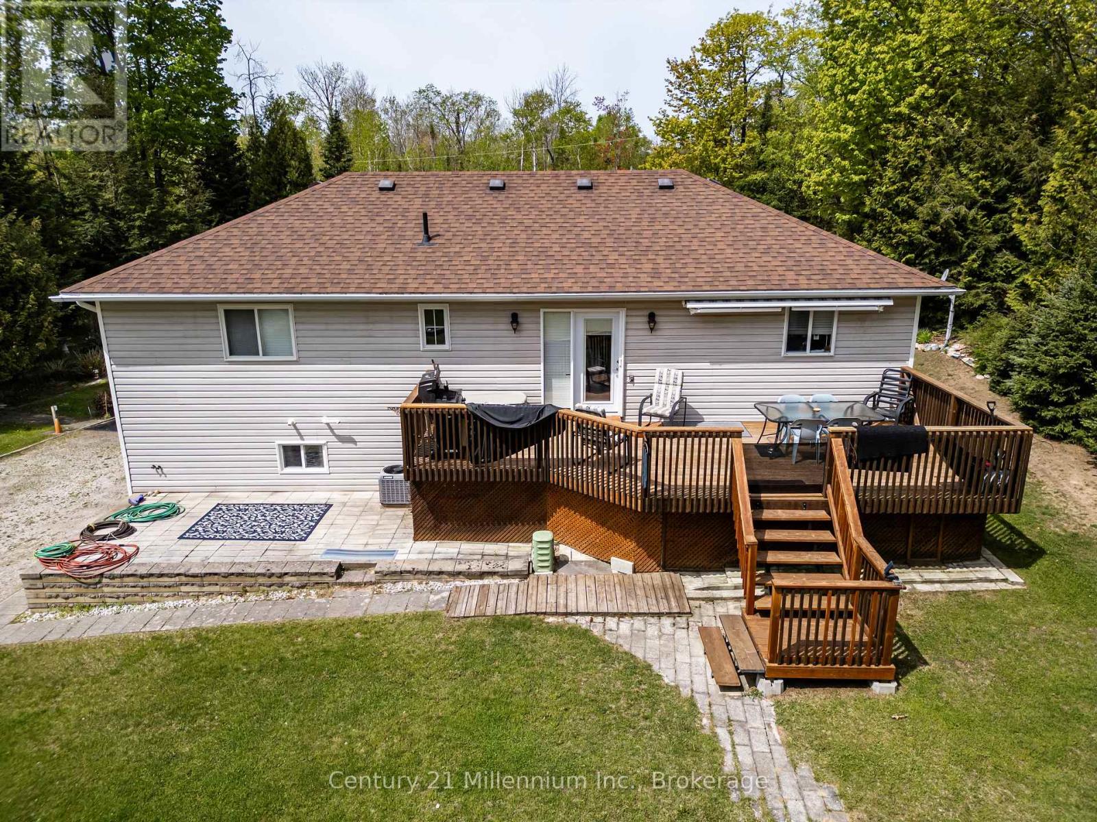 31 Hemlock Road, South Bruce Peninsula, Ontario N0H 2T0 - Photo 9 - X12923280