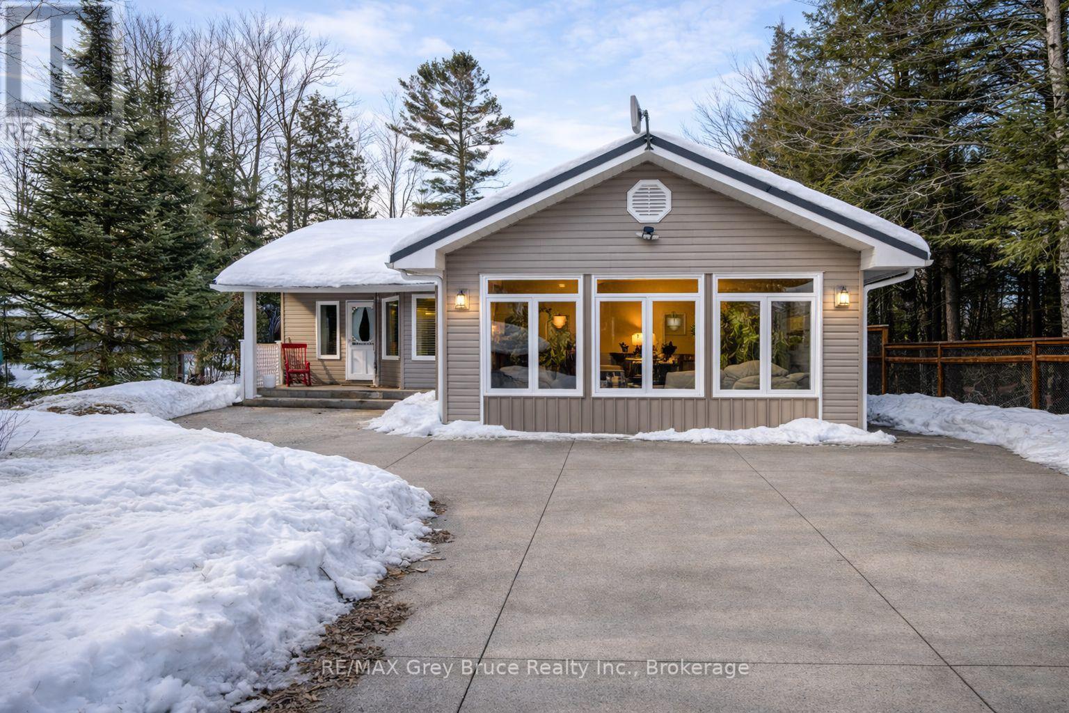 612 YORK AVENUE, South Bruce Peninsula, Ontario