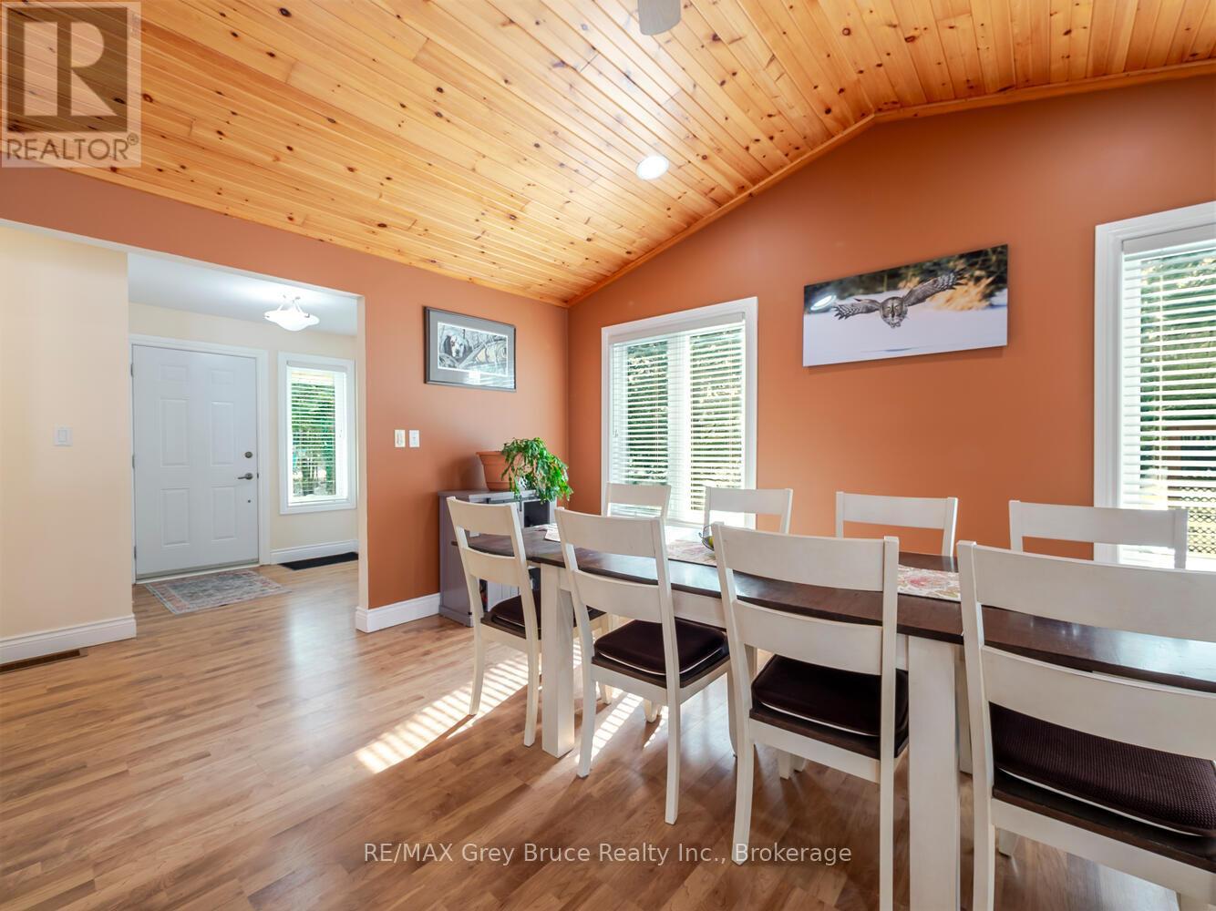 612 York Avenue, South Bruce Peninsula, Ontario N0H 2G0 - Photo 8 - X12926512