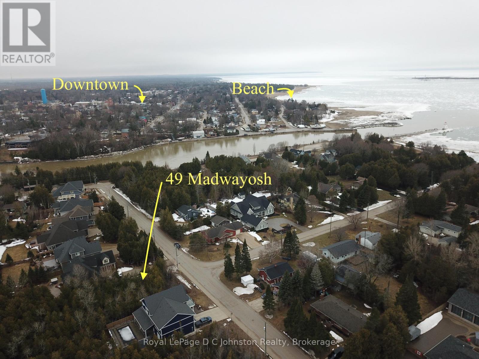 49 Madwayosh Street, Saugeen Shores, Ontario N0H 2L0 - Photo 2 - X12927410