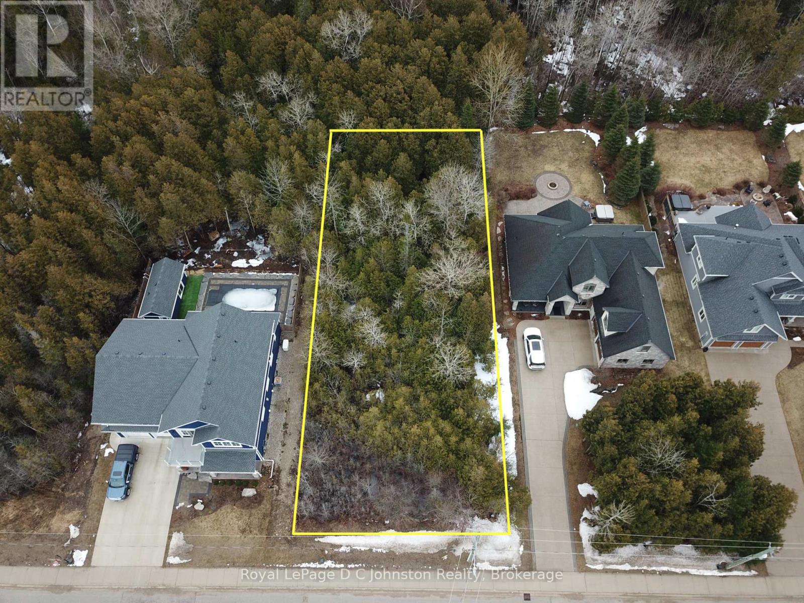 49 Madwayosh Street, Saugeen Shores, Ontario N0H 2L0 - Photo 4 - X12927410