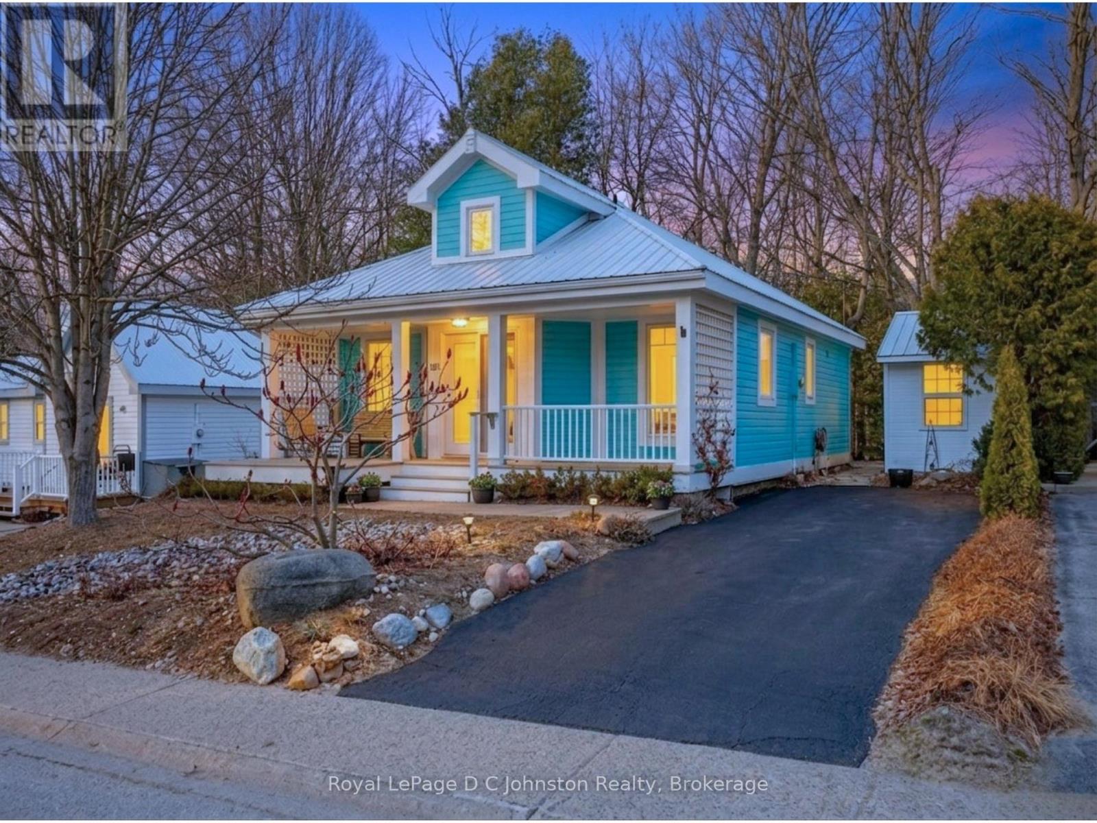 106 - 383 Mcnabb Street, Saugeen Shores, Ontario N0H 2L0 - Photo 2 - X12931362