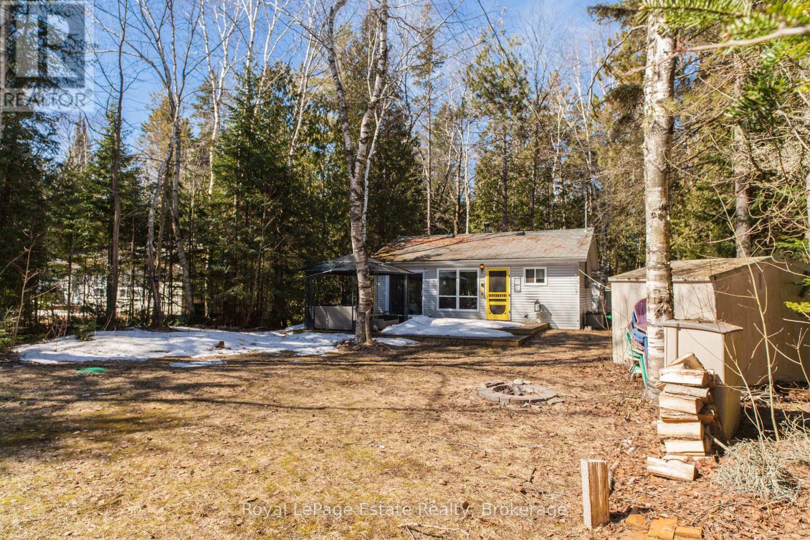 49 Thompson Avenue, Native Leased Lands, Ontario N0H 2G0 - Photo 4 - X12933980