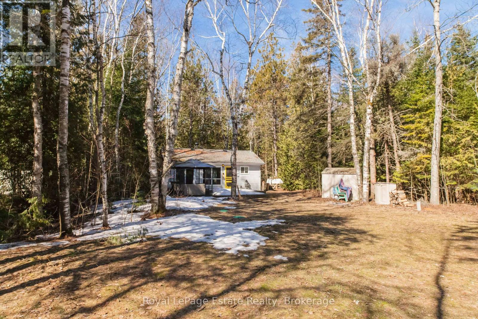 49 Thompson Avenue, Native Leased Lands, Ontario N0H 2G0 - Photo 5 - X12933980