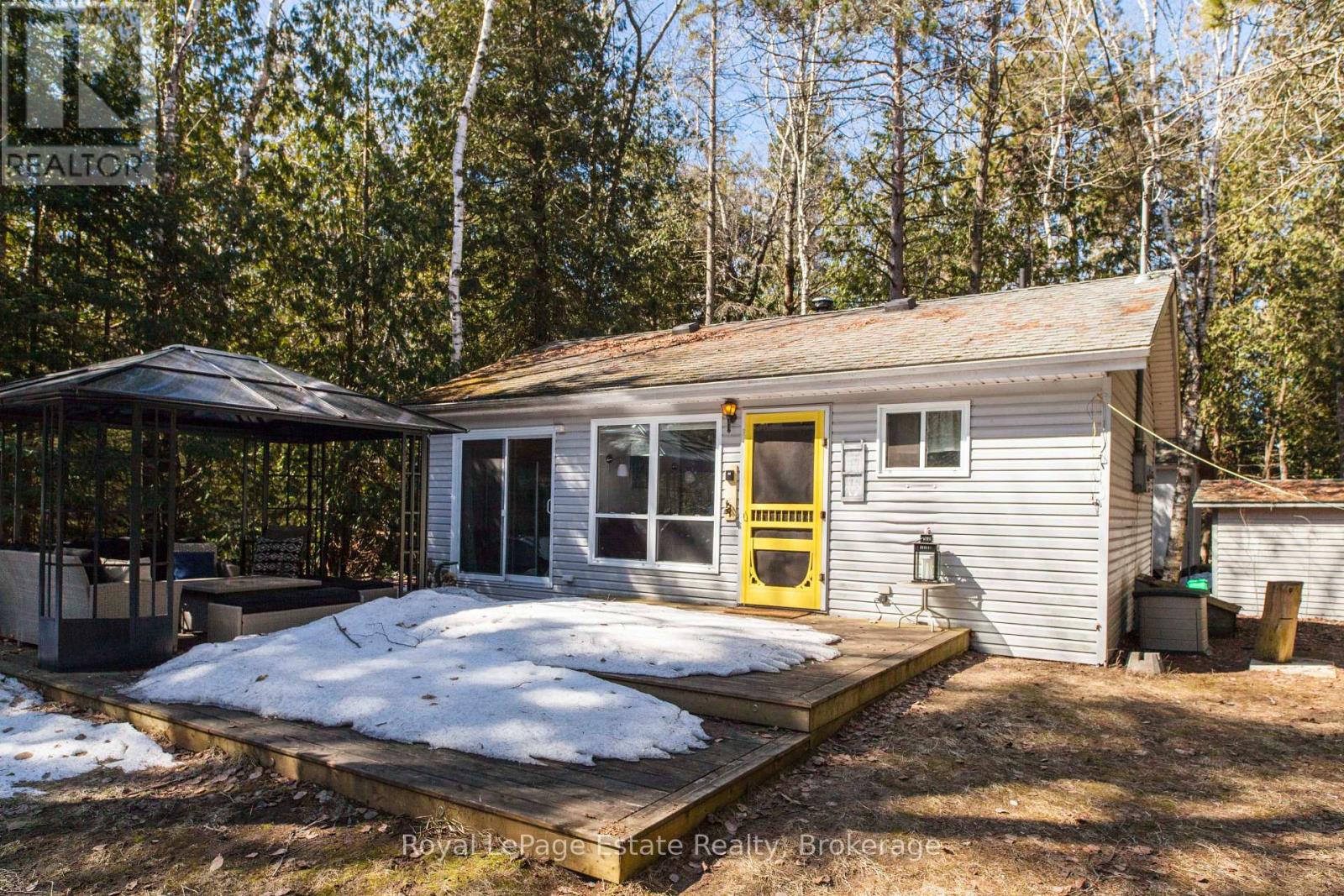 49 Thompson Avenue, Native Leased Lands, Ontario N0H 2G0 - Photo 7 - X12933980