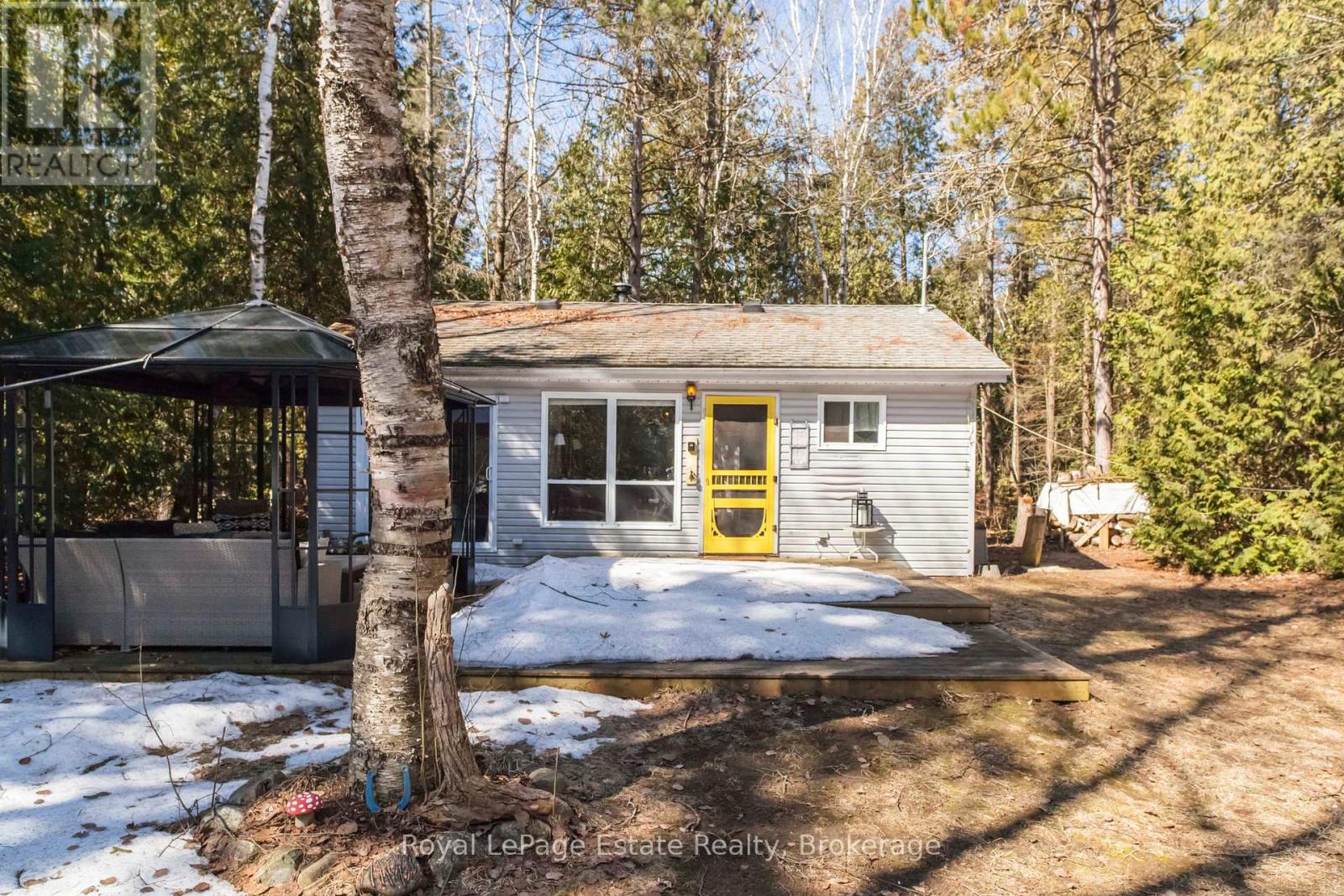 49 Thompson Avenue, Native Leased Lands, Ontario N0H 2G0 - Photo 8 - X12933980