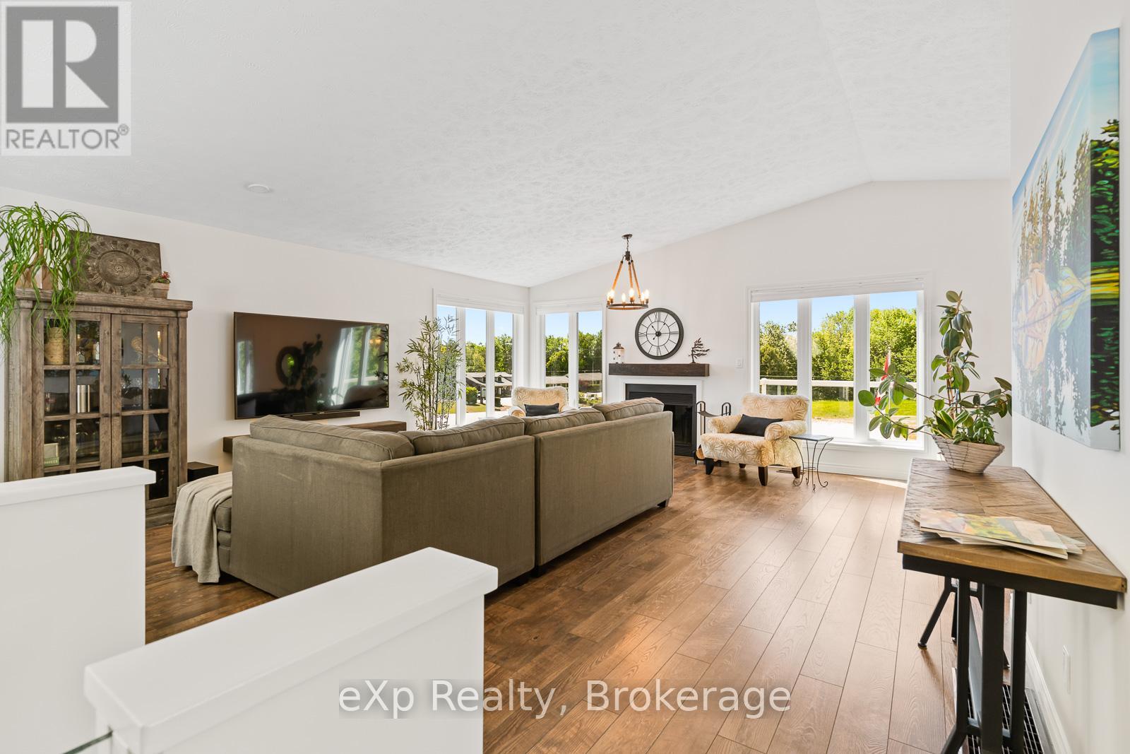 900 Berford Street, South Bruce Peninsula, Ontario N0H 2T0 - Photo 7 - X12934088