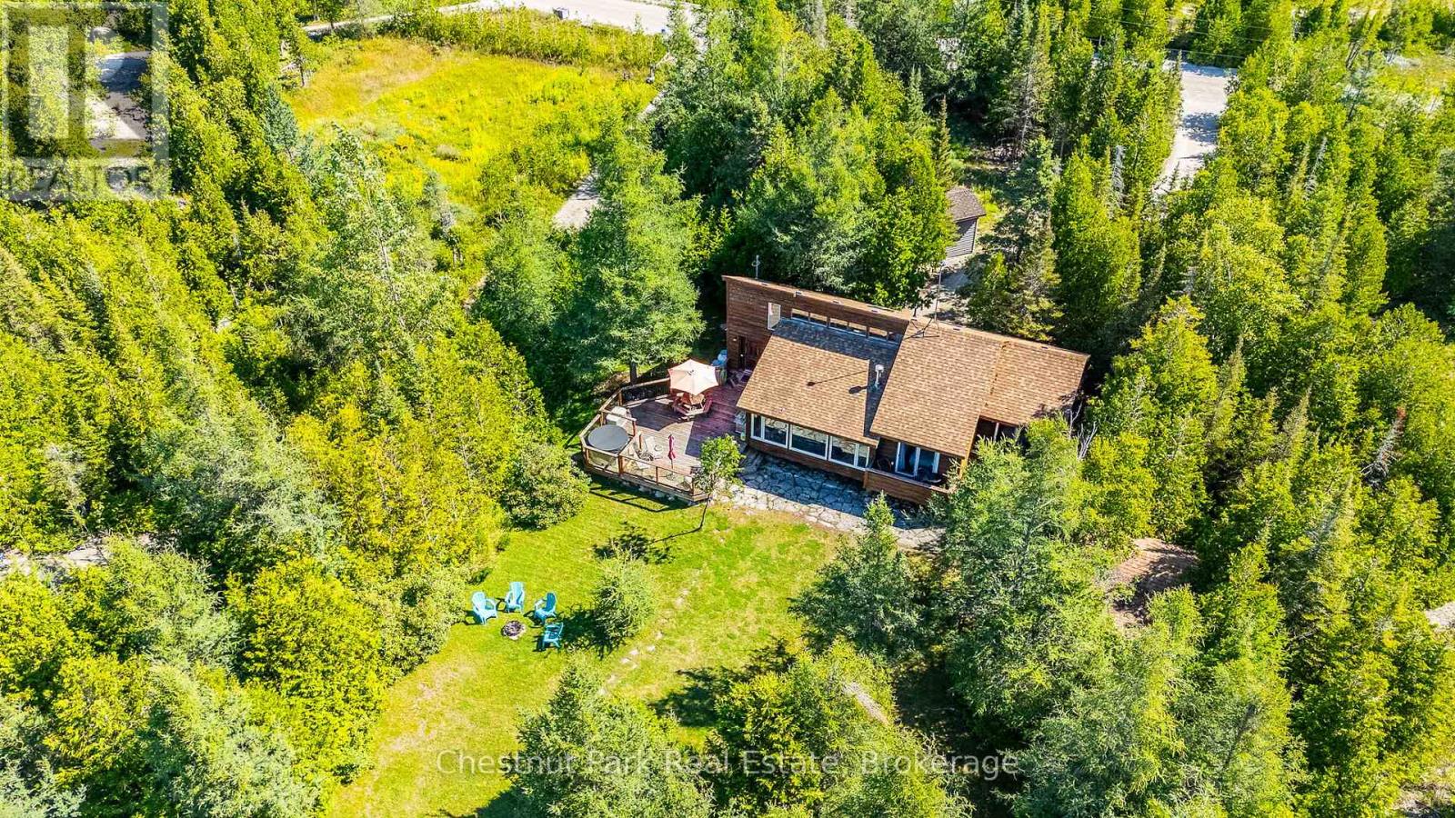 139 Huron Drive, Northern Bruce Peninsula, Ontario N0H 2R0 - Photo 2 - X12935108