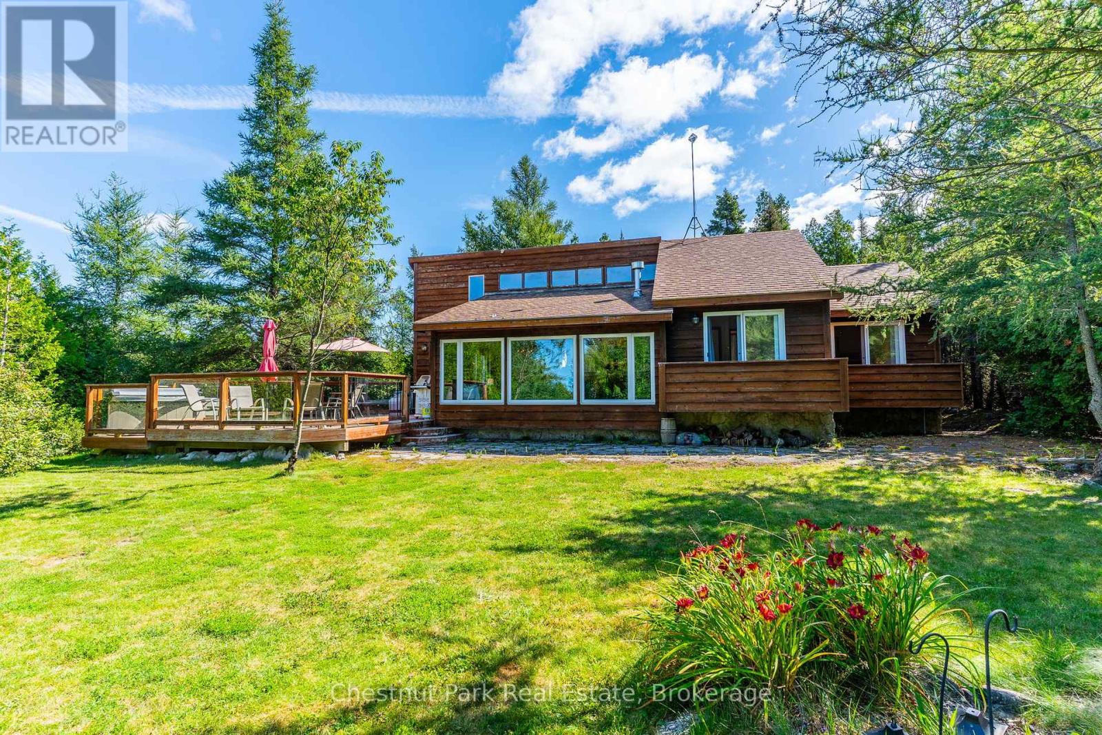 139 Huron Drive, Northern Bruce Peninsula, Ontario N0H 2R0 - Photo 3 - X12935108
