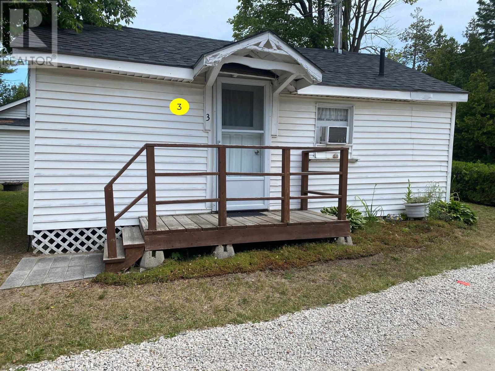 104 Third Avenue N, South Bruce Peninsula, Ontario N0H 2G0 - Photo 6 - X12936592