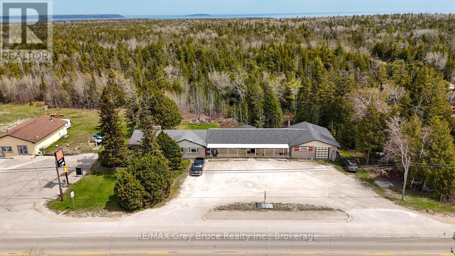 7382 Highway 6, Northern Bruce Peninsula, Ontario N0H 2R0 - Photo 1 - X12937992