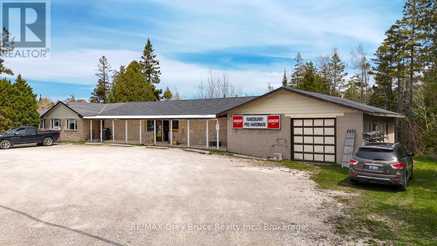 7382 Highway 6, Northern Bruce Peninsula, Ontario N0H 2R0 - Photo 3 - X12937992