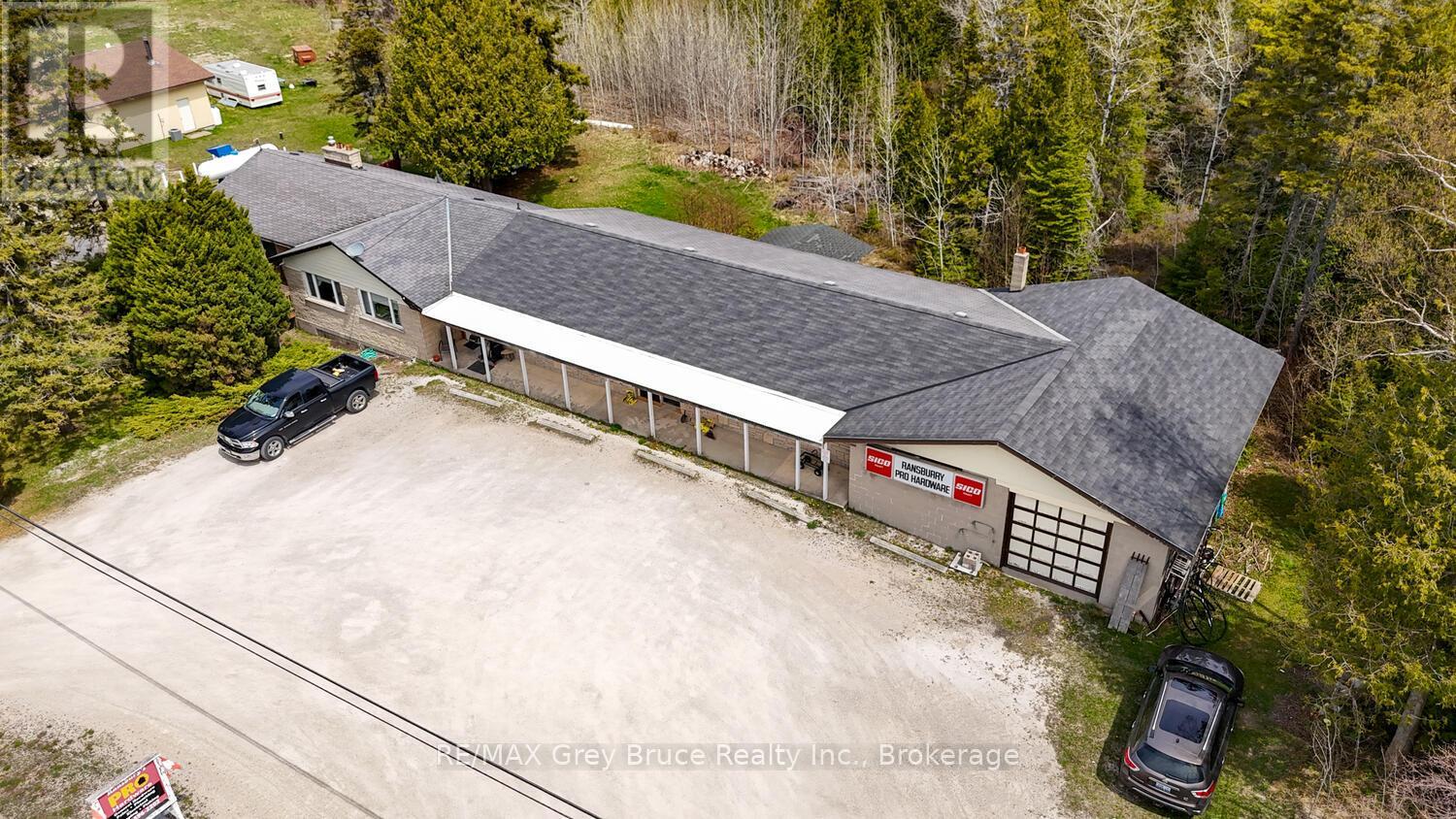 7382 Highway 6, Northern Bruce Peninsula, Ontario N0H 2R0 - Photo 4 - X12937992