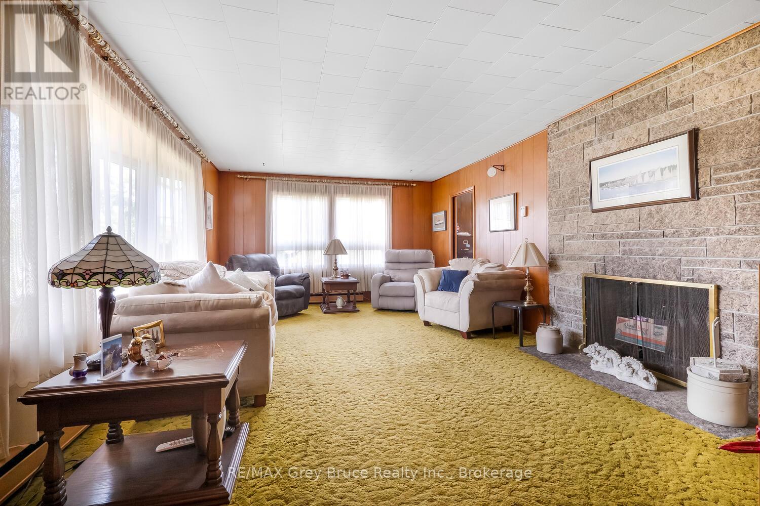 7382 Highway 6, Northern Bruce Peninsula, Ontario N0H 2R0 - Photo 8 - X12937992