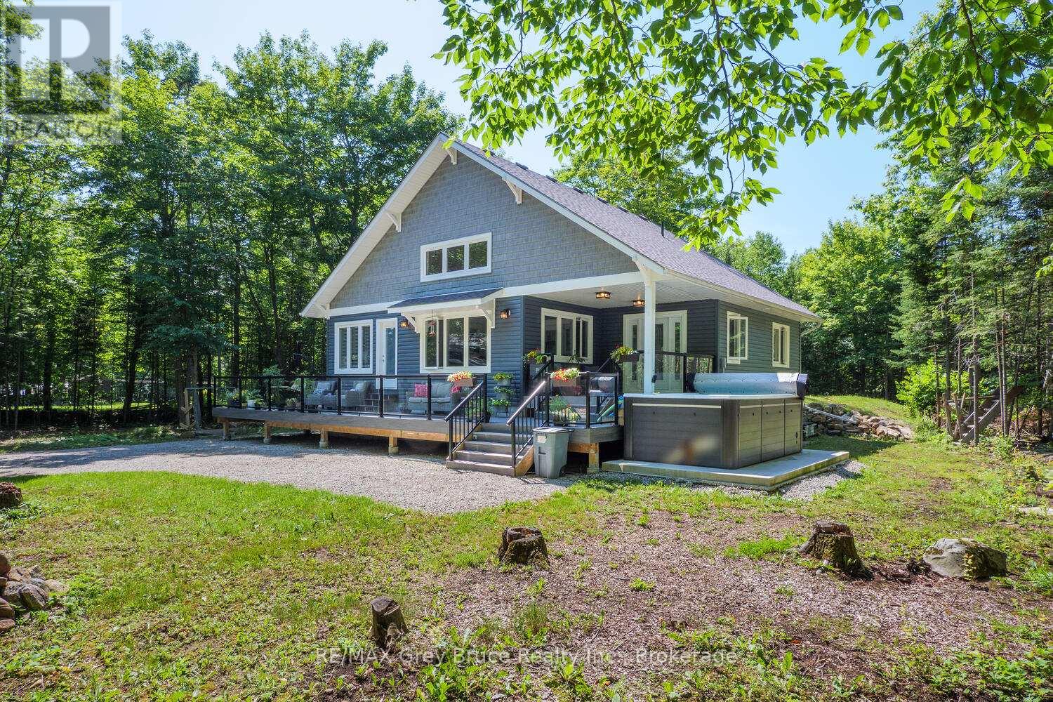 110 Maple Golf Crescent, Northern Bruce Peninsula, Ontario N0H 2R0 - Photo 7 - X12937998