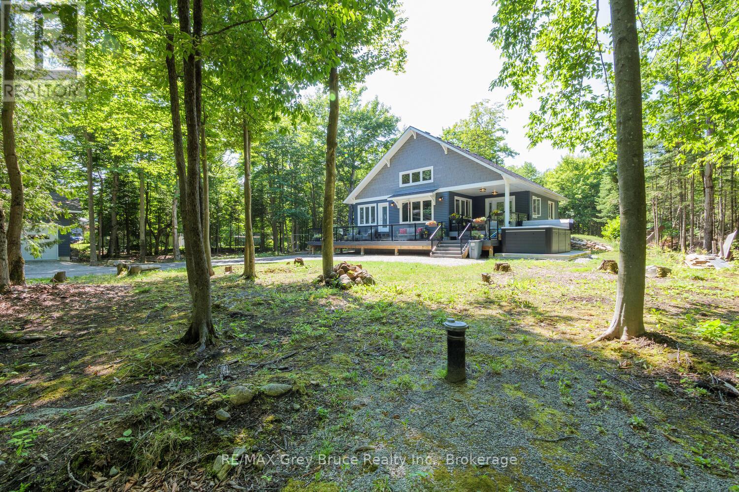 110 Maple Golf Crescent, Northern Bruce Peninsula, Ontario N0H 2R0 - Photo 9 - X12937998