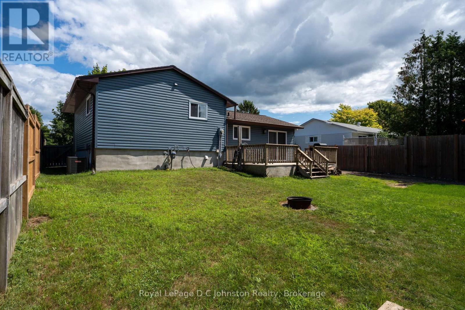 372 Provincial Street, Saugeen Shores, Ontario N0H 2C1 - Photo 9 - X12940472