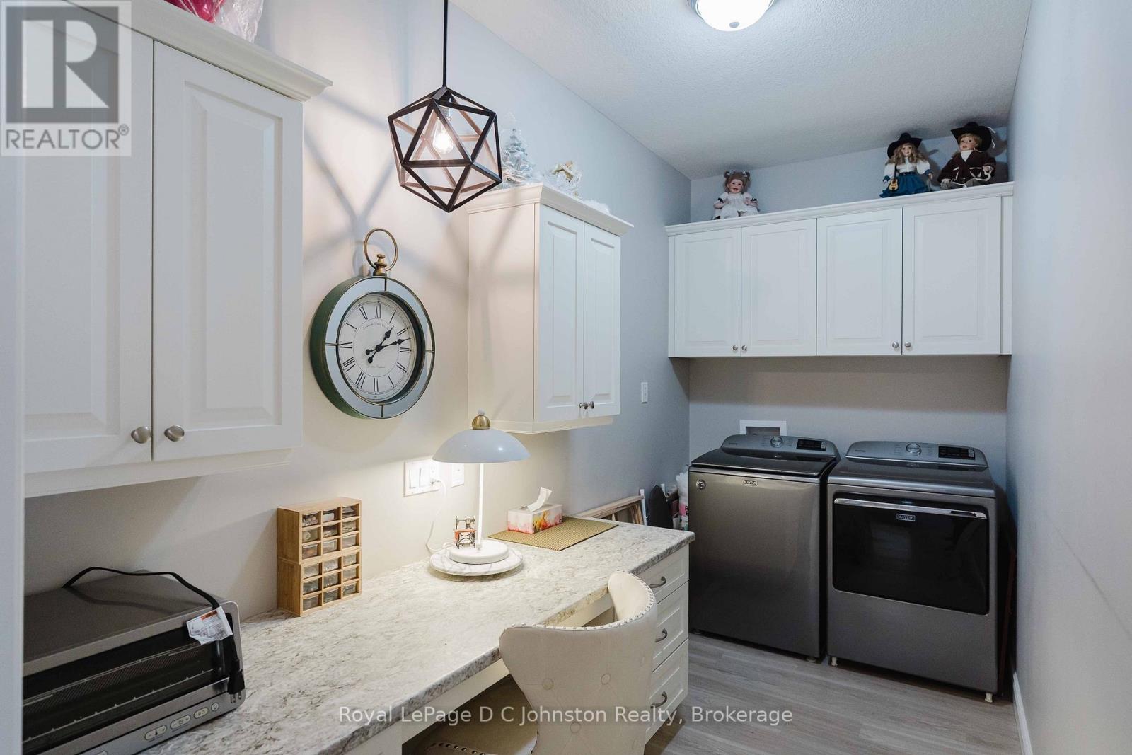 1062 Waterloo Street, Saugeen Shores, Ontario N0H 2C3 - Photo 9 - X12941452