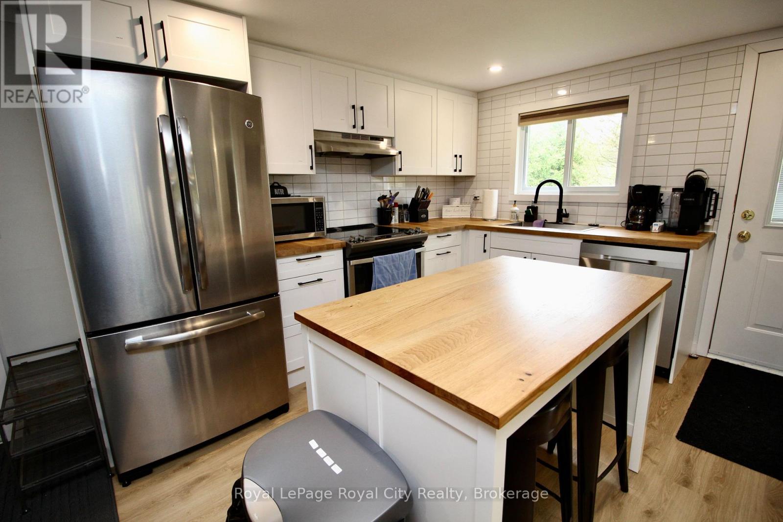6339 6 Highway, Northern Bruce Peninsula, Ontario N0H 2R0 - Photo 3 - X12942826