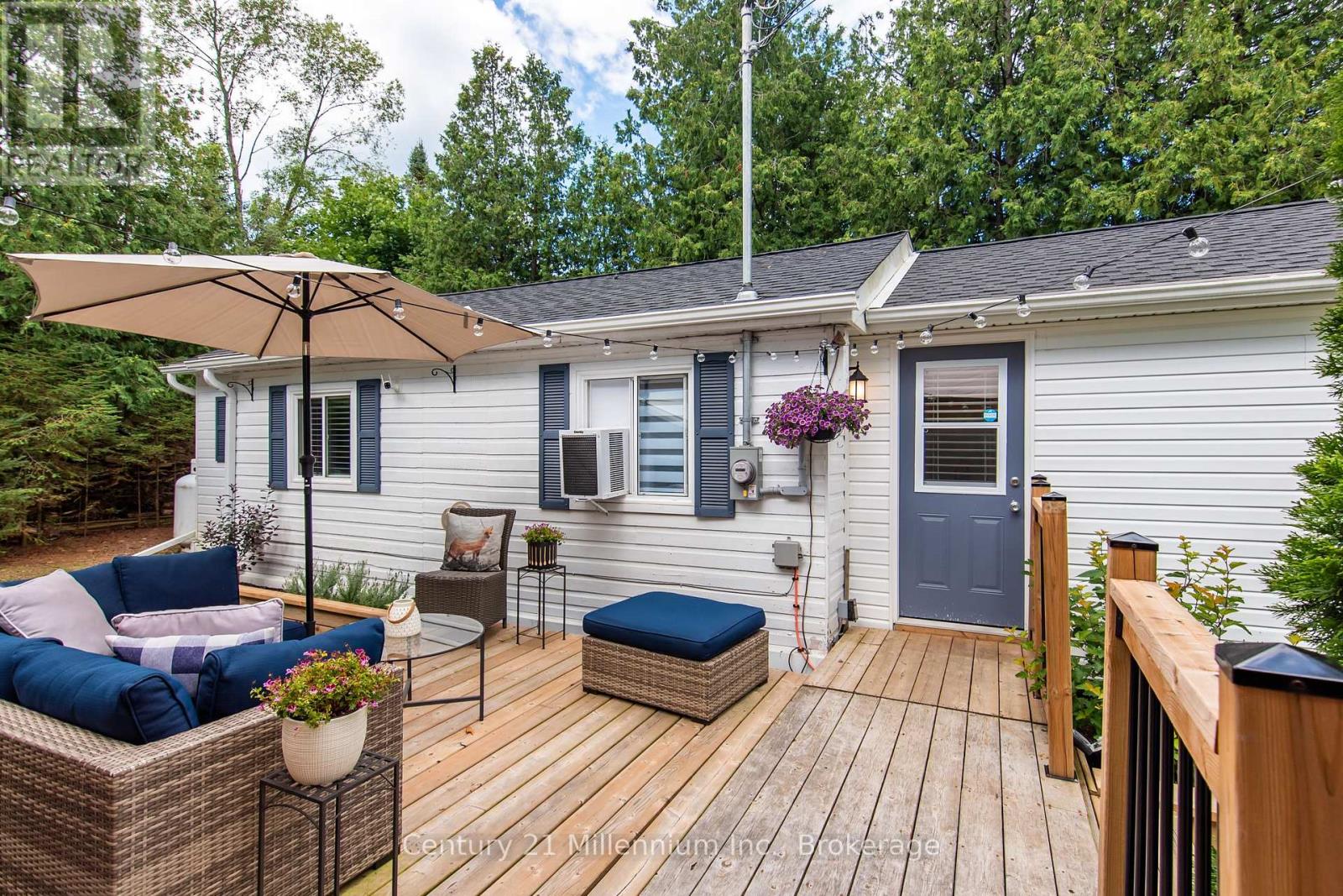 2 Hamilton Place, South Bruce Peninsula, Ontario N0H 2G0 - Photo 6 - X12950714