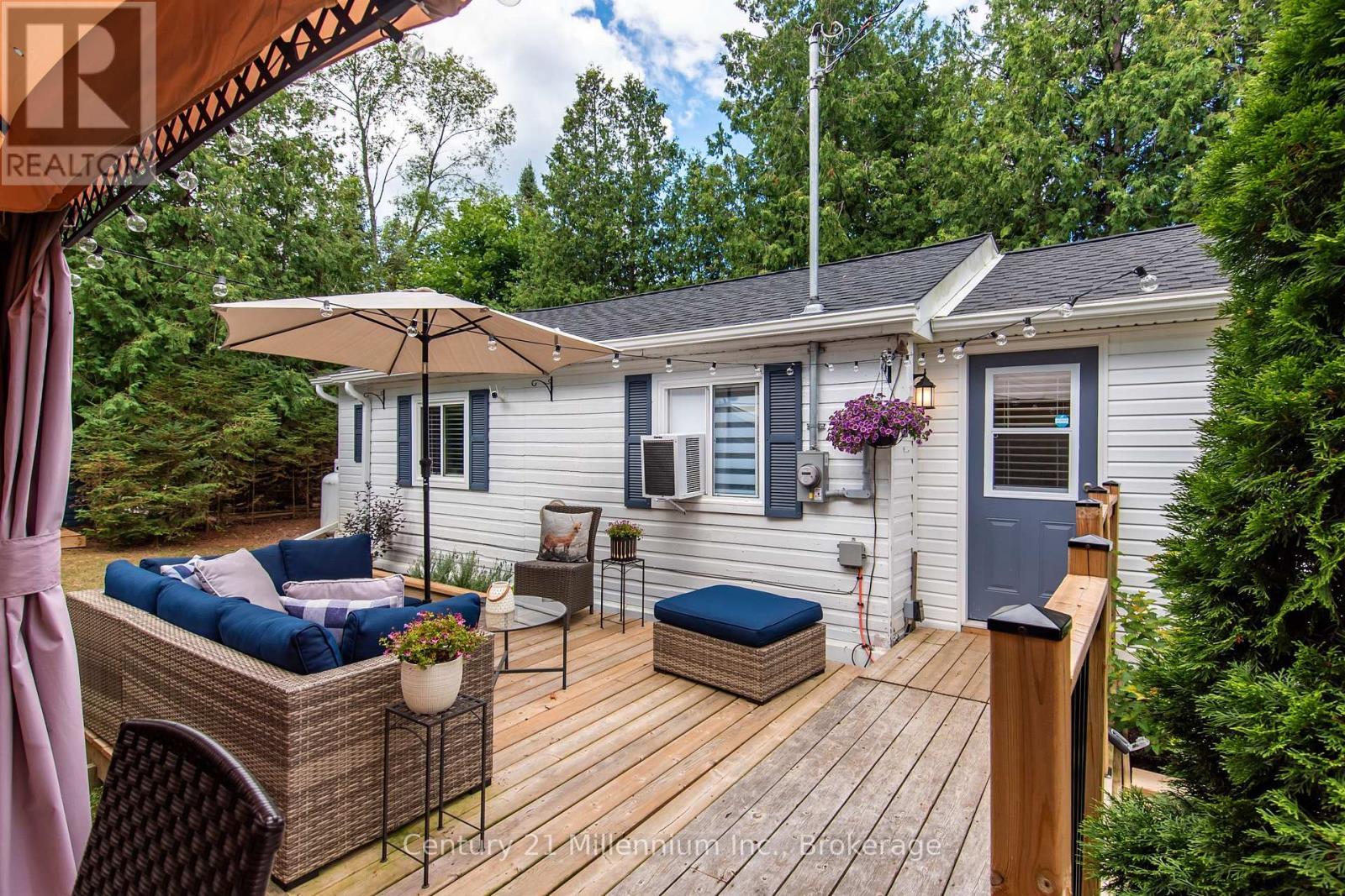 2 Hamilton Place, South Bruce Peninsula, Ontario N0H 2G0 - Photo 7 - X12950714