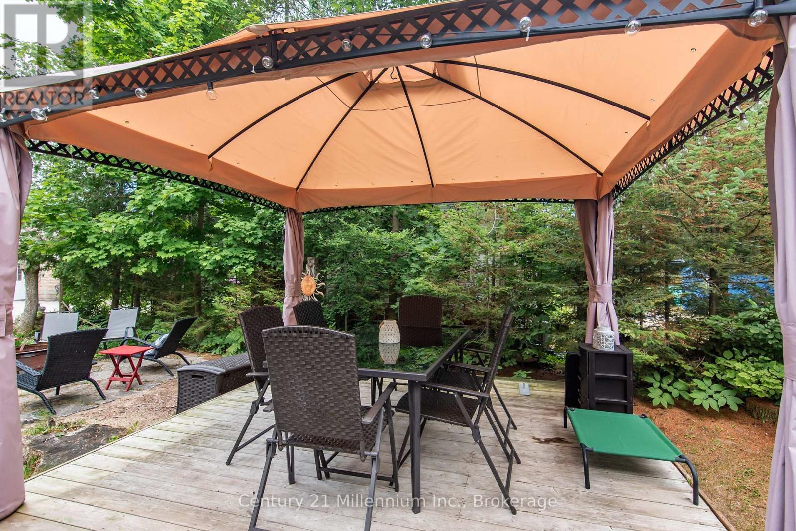 2 Hamilton Place, South Bruce Peninsula, Ontario N0H 2G0 - Photo 8 - X12950714