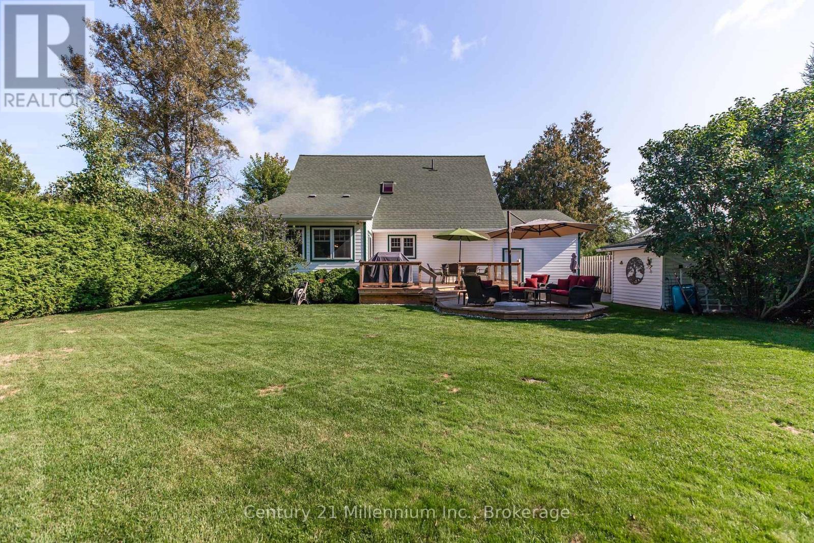 171 Island Street, Saugeen Shores, Ontario N0H 2L0 - Photo 3 - X12950848