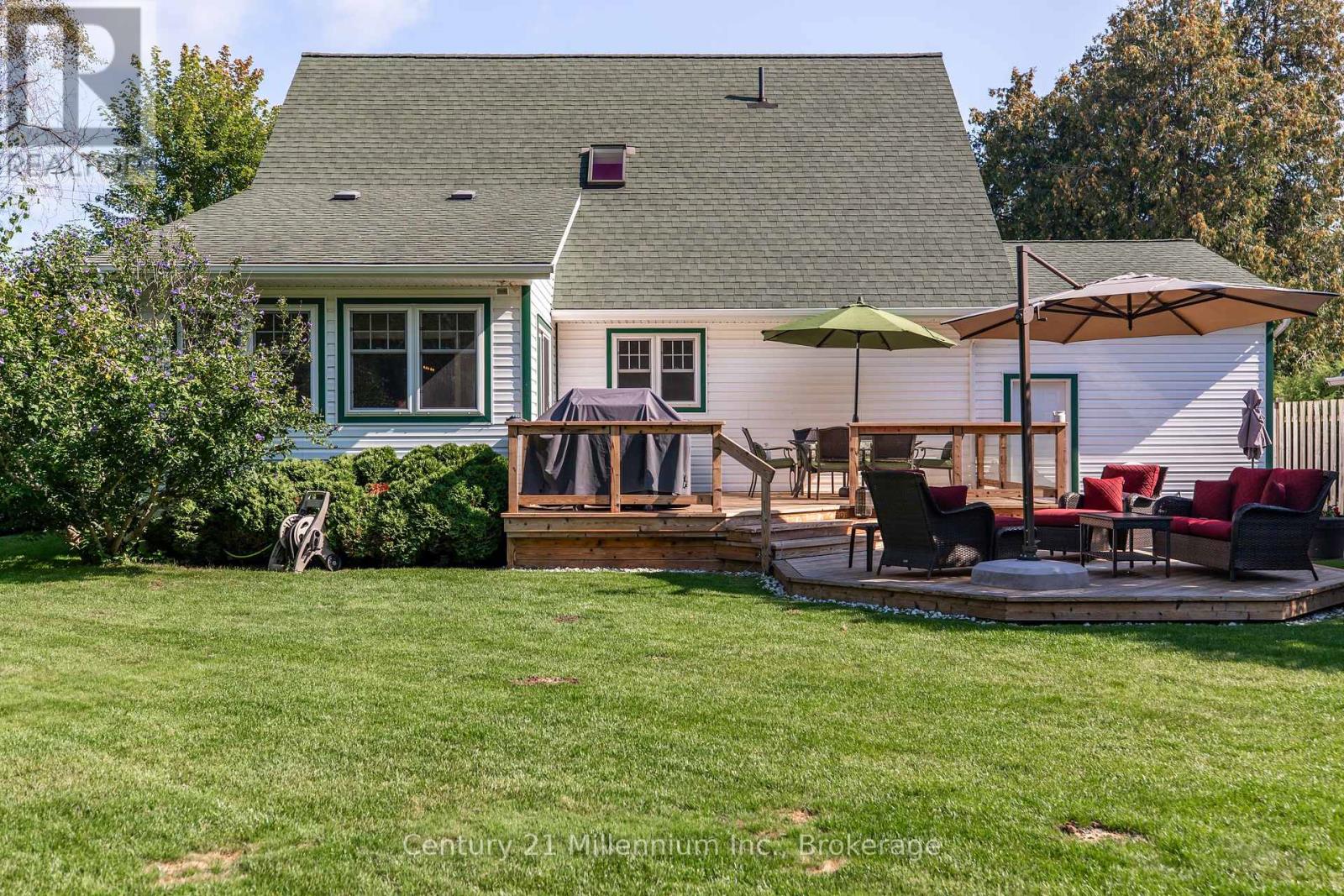 171 Island Street, Saugeen Shores, Ontario N0H 2L0 - Photo 4 - X12950848