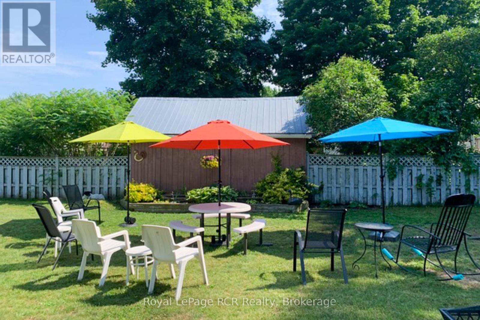 496 Brown Street N, South Bruce Peninsula, Ontario N0H 2T0 - Photo 2 - X12952242