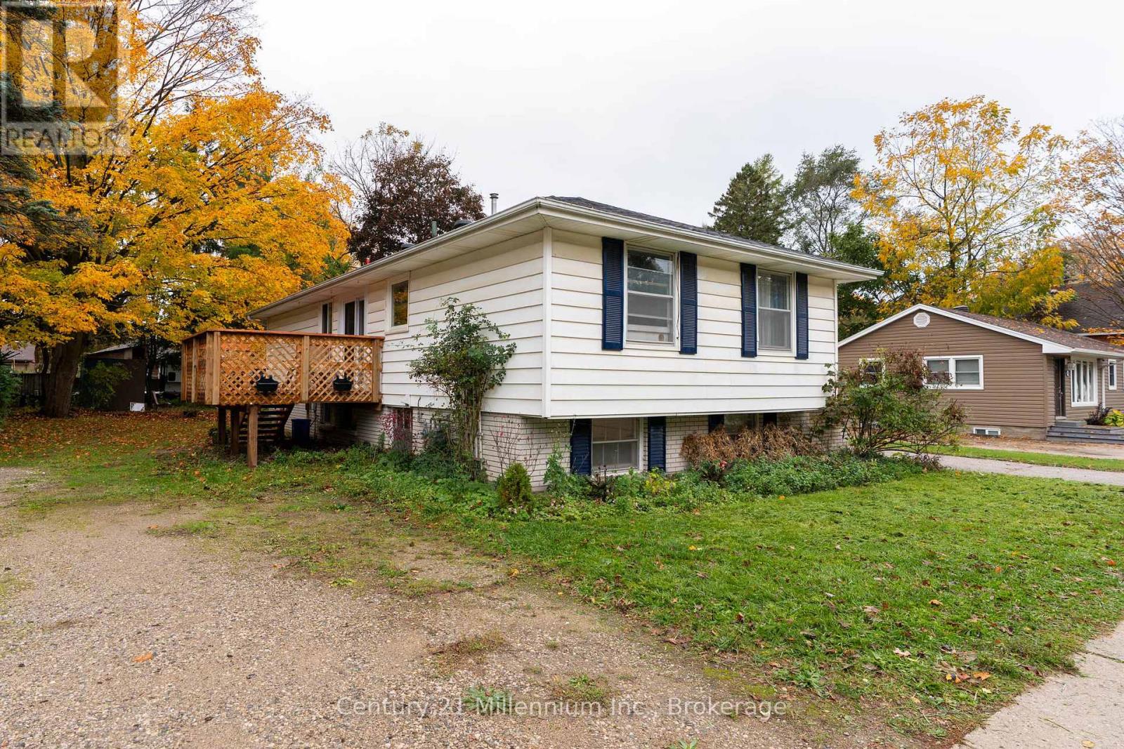 698 Gustavus Street, Saugeen Shores, Ontario N0H 2C0 - Photo 3 - X12952850