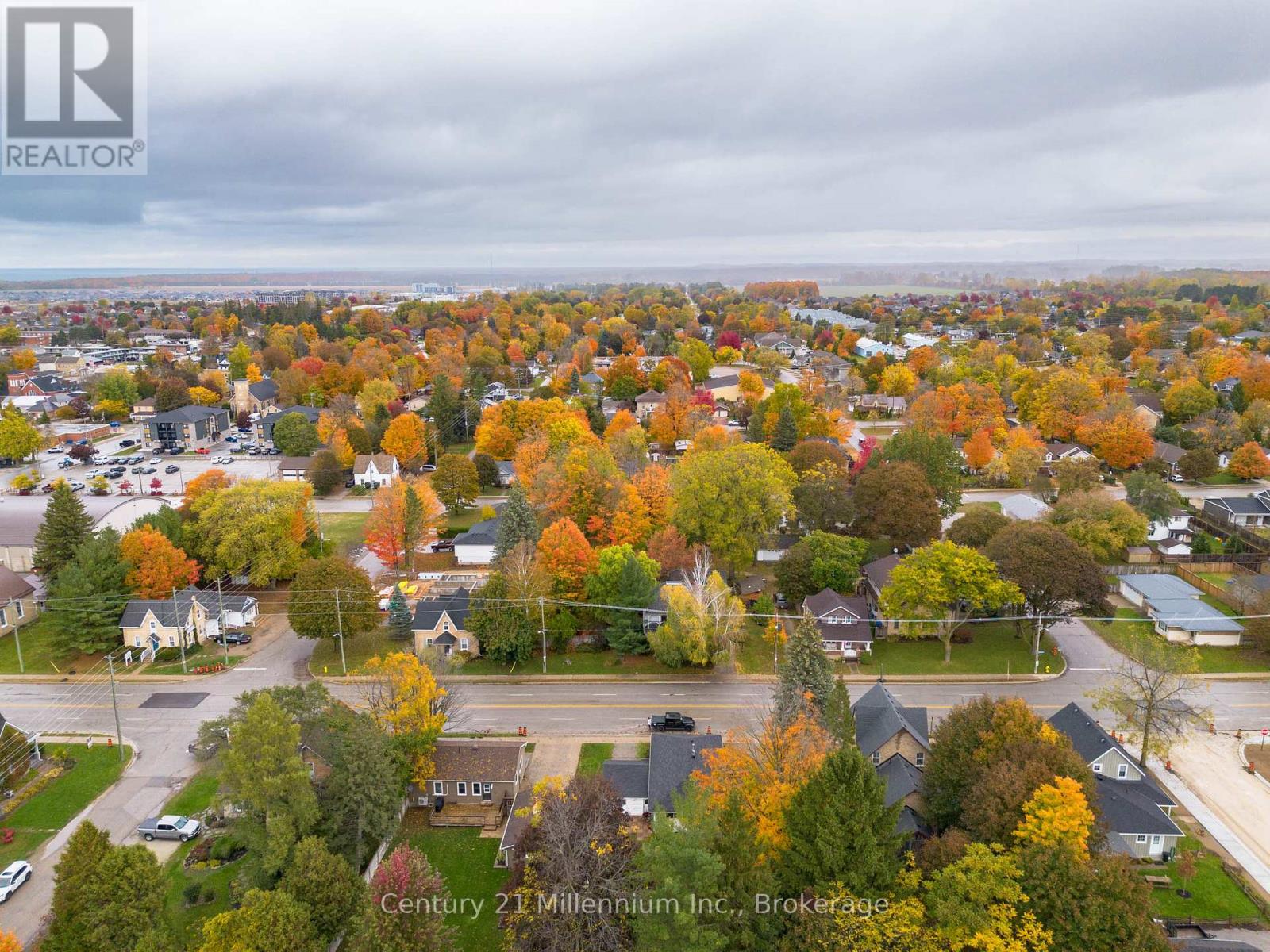 698 Gustavus Street, Saugeen Shores, Ontario N0H 2C0 - Photo 8 - X12952850