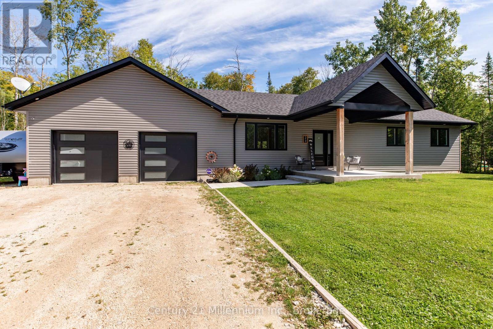 23 Hemlock Road, South Bruce Peninsula, Ontario N0H 2T0 - Photo 3 - X12957146
