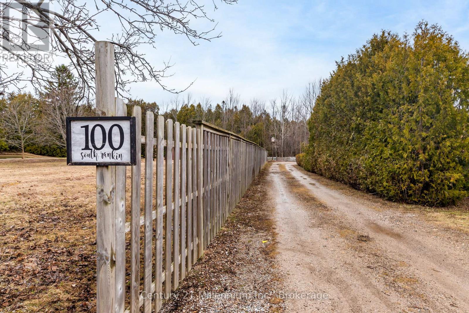 100 South Rankin Street, Saugeen Shores, Ontario N0H 2L0 - Photo 2 - X12959984