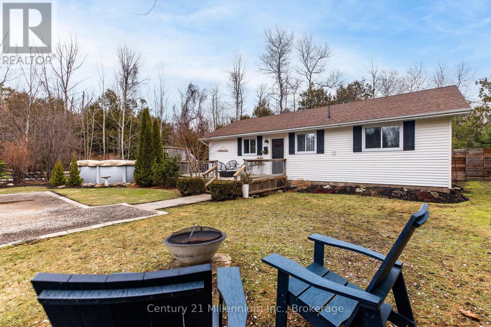 100 South Rankin Street, Saugeen Shores, Ontario N0H 2L0 - Photo 3 - X12959984